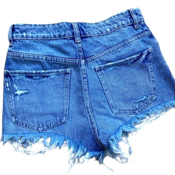 Zara High Rise Denim Frayed Button Fly Shorts Cut Offs Raw Hem Size 0 - Picture 3 of 4